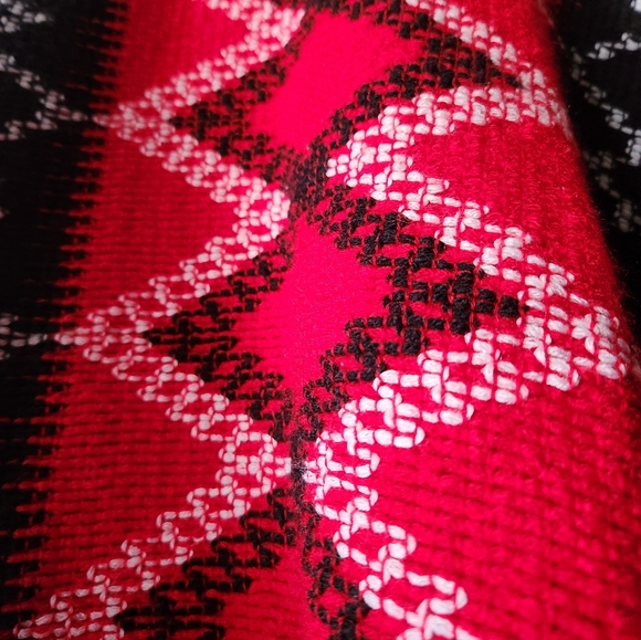 Cozy Red And Black Pancho - Picture 4 of 4
